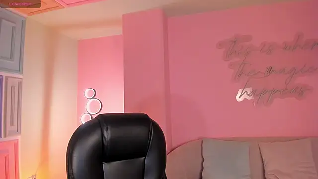 Snapshot of ValeriaRiveraX chatting on October 20, 12:11 am ValeriaRiveraX online show from October 20, 12:11 am