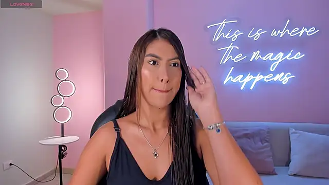 Snapshot of ArianaDumont chatting on February 1, 10:58 am ArianaDumont online show from February 1, 10:58 am