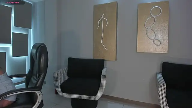 Snapshot of ArianaDumont chatting on February 12, 11:38 am ArianaDumont online show from February 12, 11:38 am