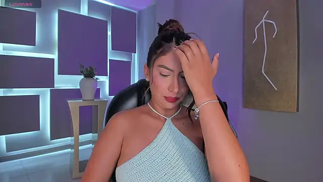 Snapshot of ArianaDumont chatting on February 16, 11:28 am ArianaDumont online show from February 16, 11:28 am