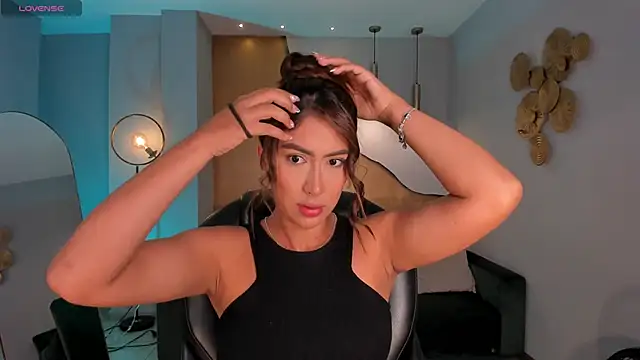 Snapshot of ArianaDumont chatting on February 18, 10:44 am ArianaDumont online show from February 18, 10:44 am