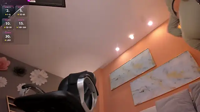 KatieStonne online show from March 12, 9:44 am