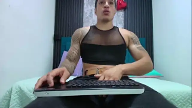 Snapshot of jack_pergurtson01 chatting on February 13, 10:33 am jack pergurtson01 online show from February 13, 10:33 am