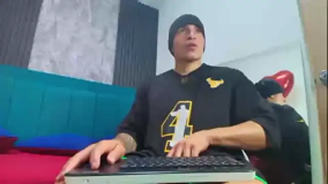 Snapshot of jack_pergurtson01 chatting on March 3, 10:32 am jack pergurtson01 online show from March 3, 10:32 am