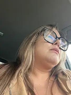 Snapshot of LolaBeretta chatting on October 13, 7:47 pm LolaBeretta online show from October 13, 7:47 pm