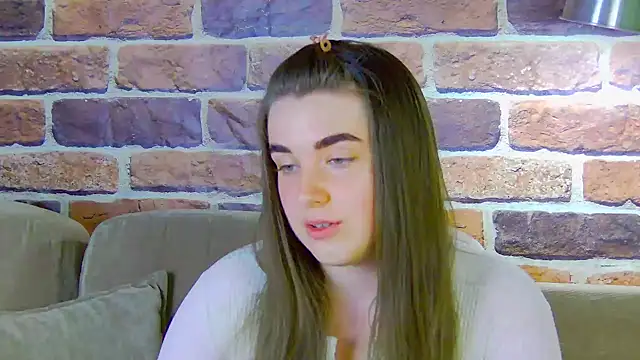 Sofia Hugs online show from May 9, 6:13 pm