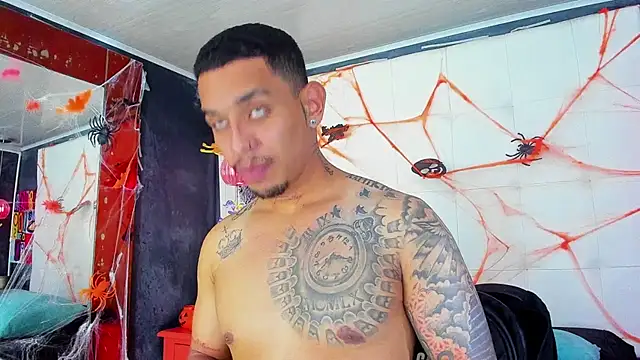 Snapshot of Damian09_ chatting on October 28, 4:27 am Damian09 online show from October 28, 4:27 am