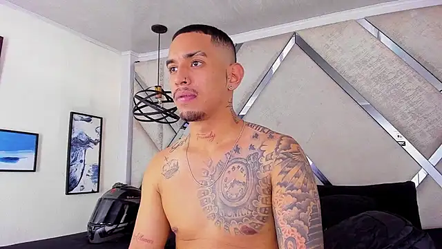 Snapshot of Damian09_ chatting on November 7, 2:39 pm Damian09 online show from November 7, 2:39 pm