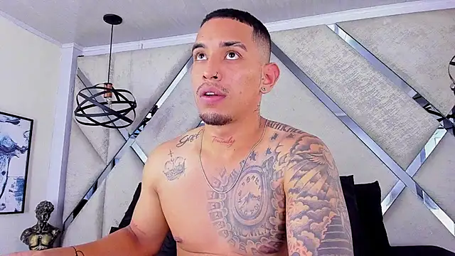 Snapshot of Damian09_ chatting on November 24, 8:08 pm Damian09 online show from November 24, 8:08 pm