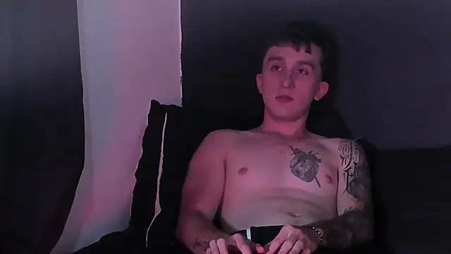 Snapshot of Dylanwhite23_ chatting on October 11, 10:08 pm Dylanwhite23 online show from October 11, 10:08 pm