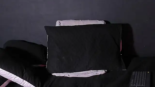 Snapshot of Dylanwhite23_ chatting on October 15, 8:31 pm Dylanwhite23 online show from October 15, 8:31 pm