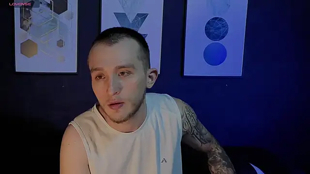 Dylanwhite23  online show from February 24, 11:36 pm