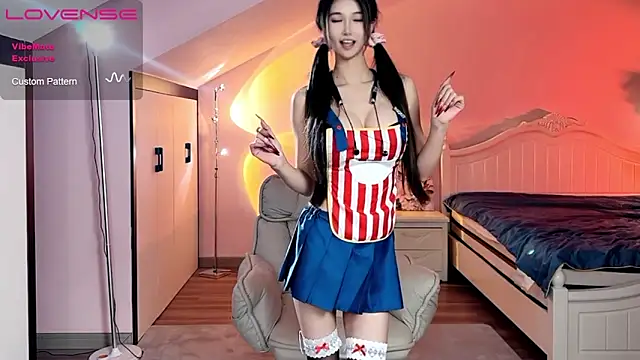 Snapshot of JoooJo_ chatting on October 18, 2:51 pm JoooJo online show from October 18, 2:51 pm