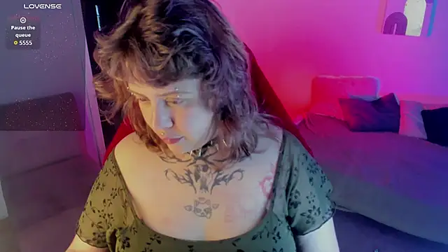 Snapshot of Sabrina_scarlett chatting on October 21, 5:08 am Sabrina scarlett online show from October 21, 5:08 am