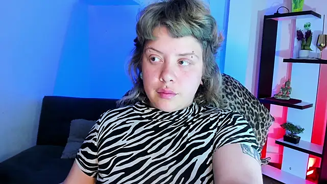 Snapshot of Sabrina_scarlett chatting on November 20, 5:18 am Sabrina scarlett online show from November 20, 5:18 am