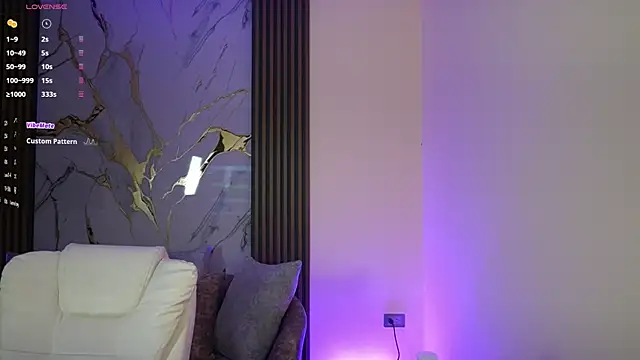 Snapshot of Anybuny chatting on October 31, 11:55 am Anybuny online show from October 31, 11:55 am