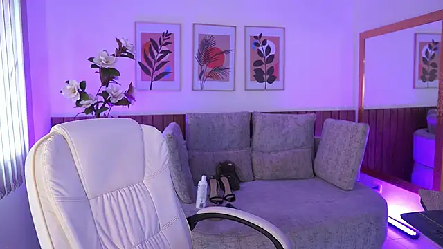 Snapshot of Anybuny chatting on February 7, 7:17 pm Anybuny online show from February 7, 7:17 pm