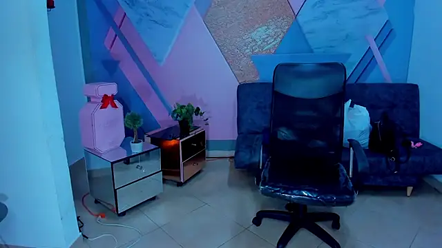 AngelaCoffee online show from September 28, 9:58 am