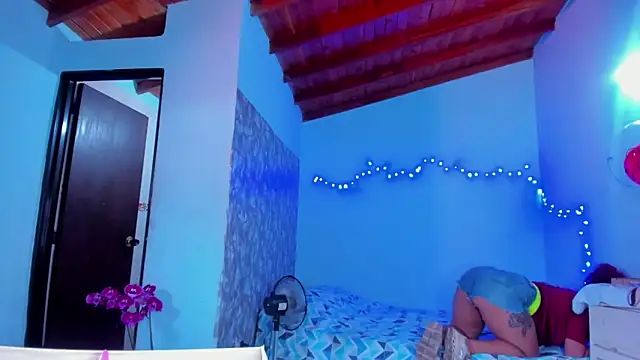 AngelaCoffee online show from February 21, 9:27 pm