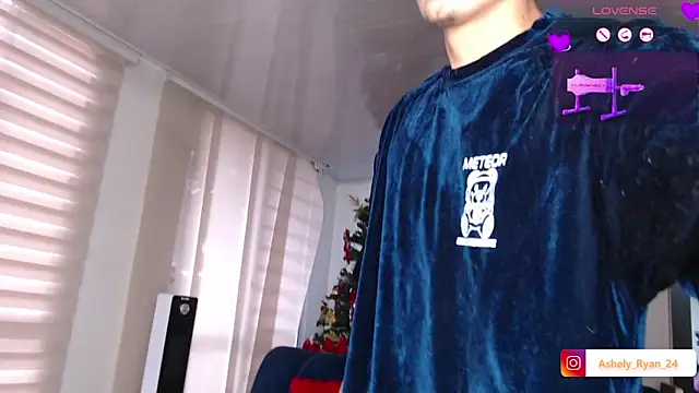 ashely ryan24 online show from November 28, 9:28 pm