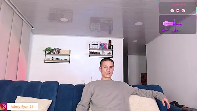 Snapshot of ashely_ryan24 chatting on June 9, 12:44 am ashely ryan24 online show from June 9, 12:44 am