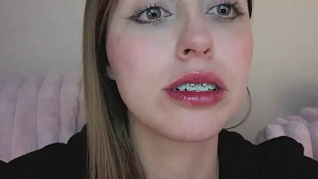 Snapshot of SofiaGc chatting on January 14, 3:45 am SofiaGc online show from January 14, 3:45 am