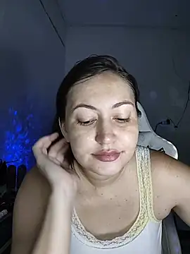 Snapshot of dani123unica chatting on March 2, 10:22 am dani123unica online show from March 2, 10:22 am