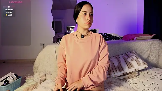 Snapshot of Madeline_Dreams chatting on September 13, 9:20 am Madeline Dreams online show from September 13, 9:20 am