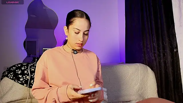 Snapshot of Madeline_Dreams chatting on September 14, 9:19 am Madeline Dreams online show from September 14, 9:19 am