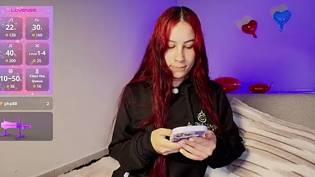 Madeline Dreams online show from March 5, 2:24 pm