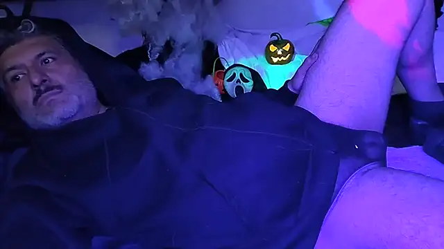 Snapshot of BushBator chatting on October 25, 7:49 am BushBator online show from October 25, 7:49 am