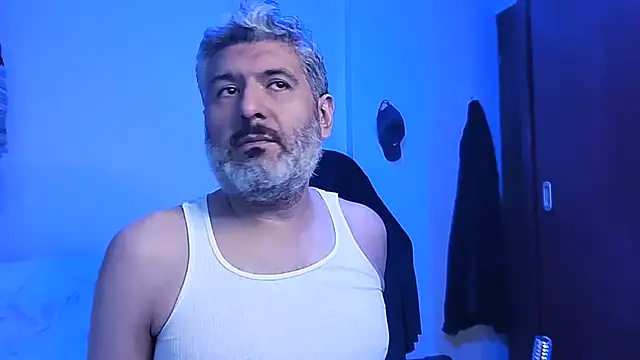 Snapshot of BushBator chatting on November 23, 7:52 am BushBator online show from November 23, 7:52 am