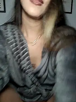 Snapshot of xKimRose chatting on February 22, 10:25 am xKimRose online show from February 22, 10:25 am