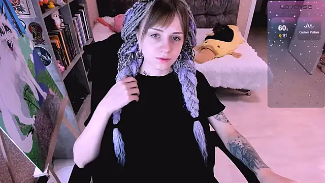 NaniMoore online show from December 3, 5:31 am