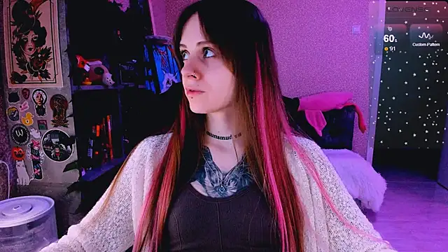 NaniMoore online show from March 10, 8:12 pm