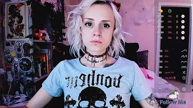 NaniMoore online show from October 10, 8:41 pm