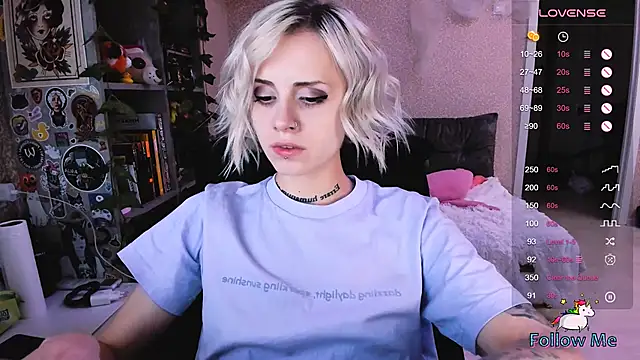 NaniMoore online show from October 15, 8:42 pm