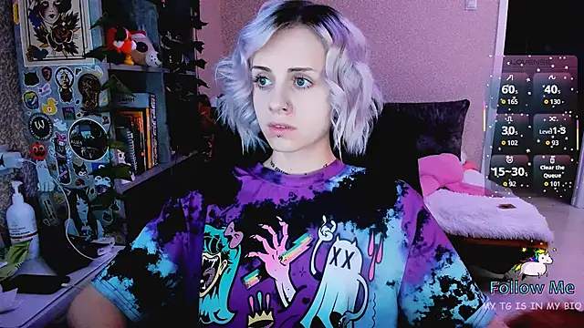 NaniMoore online show from December 3, 7:56 pm