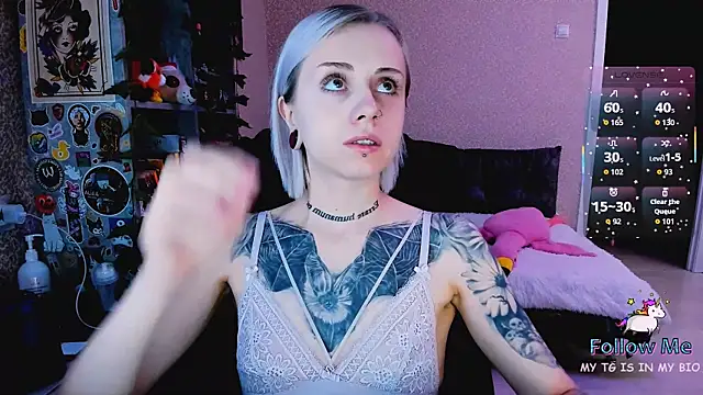 NaniMoore online show from December 14, 9:08 pm