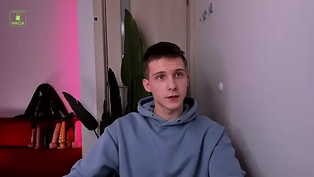 Snapshot of MarkGWalker chatting on January 17, 10:33 am MarkGWalker online show from January 17, 10:33 am