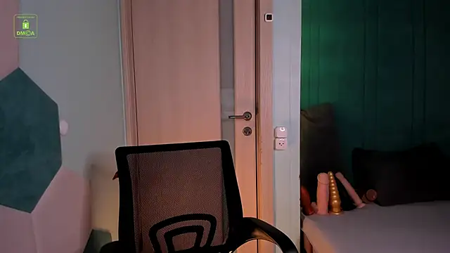 Snapshot of MarkGWalker chatting on February 8, 5:08 pm MarkGWalker online show from February 8, 5:08 pm