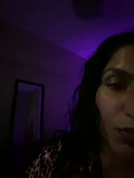 Indianbutter11 online show from December 28, 7:22 pm