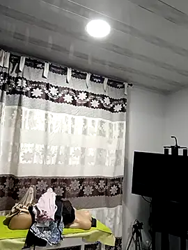 Snapshot of amaranta_c chatting on October 27, 11:47 am amaranta c online show from October 27, 11:47 am