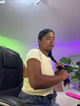 Snapshot of JANYLOVE__ chatting on June 12, 10:58 am JANYLOVE online show from June 12, 10:58 am