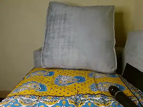 lavishh linds online show from March 12, 4:30 am