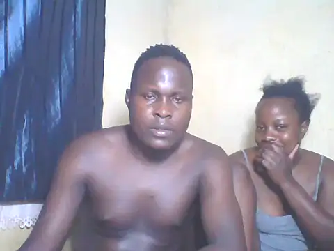 Snapshot of Dark_Queenchocolate chatting on November 15, 8:16 pm Dark Queenchocolate online show from November 15, 8:16 pm