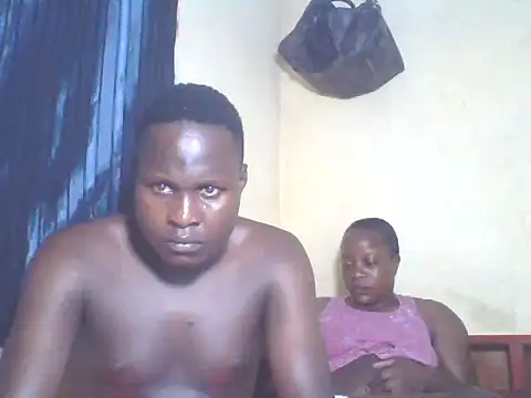 Snapshot of Dark_Queenchocolate chatting on December 13, 8:58 pm Dark Queenchocolate online show from December 13, 8:58 pm