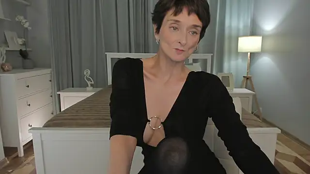 Snapshot of SimonaDeBeauvoir chatting on December 5, 12:44 pm SimonaDeBeauvoir online show from December 5, 12:44 pm