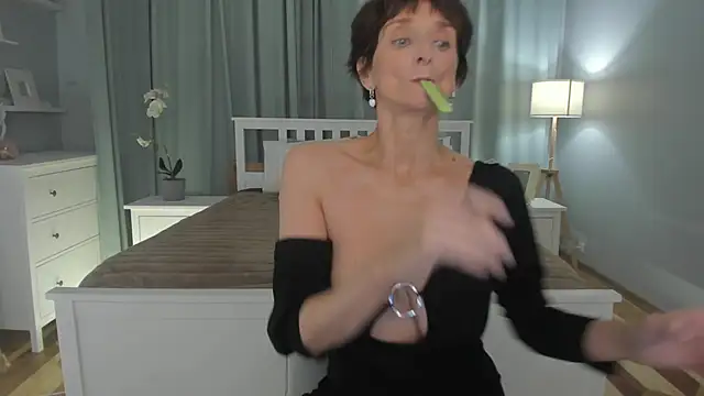 Snapshot of SimonaDeBeauvoir chatting on January 11, 12:18 pm SimonaDeBeauvoir online show from January 11, 12:18 pm