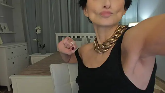 Snapshot of SimonaDeBeauvoir chatting on March 15, 2:45 pm SimonaDeBeauvoir online show from March 15, 2:45 pm